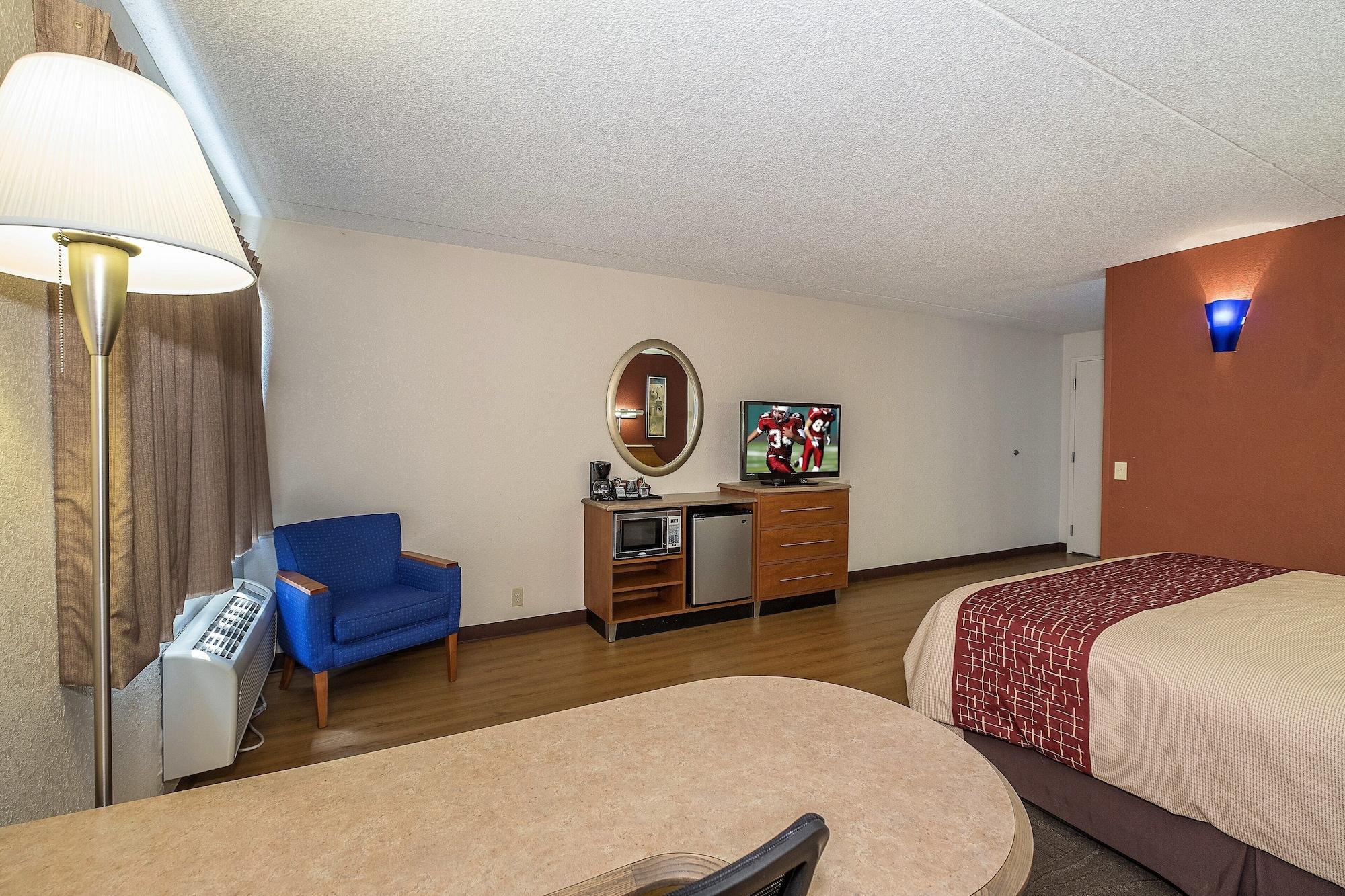 Red Roof Inn & Suites Cleveland - Elyria Exterior foto